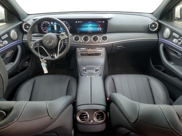 Mercedes Klasa E W213 2022 Mercedes-Benz Klasa E 350 2022 2.0l 2.0 Benzyna 255KM, zdjęcie 8