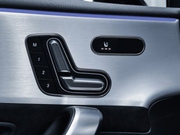 Mercedes Klasa A W177/V177 Hatchback AMG Facelifting 2.0 A35 306KM 2025 MERCEDES-BENZ A Klasa 35 AMG 4-Matic 2.0 (306KM) 2025, zdjęcie 14