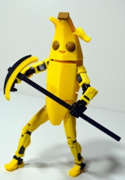 Коллекционная фигурка 22 см MAXI LEGENDS Peely - Fortnite