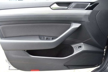 Volkswagen Passat B8 Variant Facelifting 2.0 TDI SCR 200KM 2022 Volkswagen Passat 2.0 TDi 200KM DSG7 Business SalonPL ASO NaviKameraTravel, zdjęcie 24