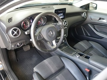 Mercedes Klasa A W176 Hatchback 5d Facelifting 180 122KM 2017 Mercedes A 180 1.6 Ben.122KM/Automat/Salon, zdjęcie 12