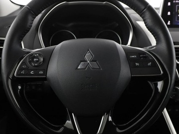 Mitsubishi Eclipse Cross SUV 1.5 T 163KM 2018 Mitsubishi Eclipse Cross grzane fotele kamera, zdjęcie 20