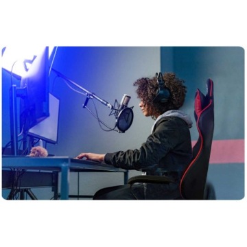 Красный регулируемый игровой стул