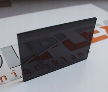 PLEXI / ДЫМЧАТЫЙ PLEXION НА ГРАФИТЕ - 3 мм - Изготовлено на заказ