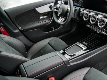 Mercedes CLA C118/X118 Coupe AMG Facelifting 2.0 35 306KM 2025 MERCEDES-BENZ CLA AMG 35 4-Matic Sedan 2.0 (306KM) 2025, zdjęcie 8