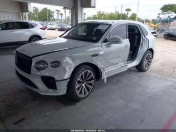 Bentley Bentayga 2022 Bentley Bentayga V8 2022 4.0l 4.0 Benzyna 542KM, zdjęcie 1