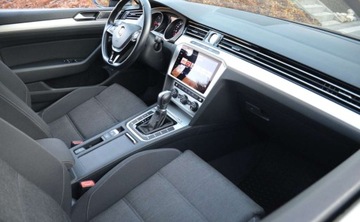 Volkswagen Passat B8 Variant 2.0 TDI BlueMotion SCR 150KM 2019 Volkswagen Passat Variant 2,0 TDI 150 KM DSG FULL LED Nawigacja 2.0 Diesel, zdjęcie 20