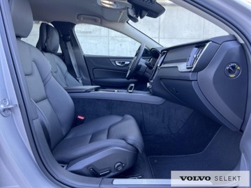 Volvo V60 II  Kombi Facelifting 2.0 B4 B 197KM 2024 Volvo V60 V60 B4 B Plus Dark Pakiet Climate Driver, zdjęcie 9