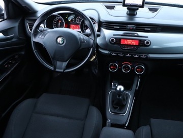 Alfa Romeo Giulietta Nuova II Hatchback 5d 1.4 TB 16v Mair 170KM 2011 Alfa Romeo Giulietta 1.4 T MultiAir, Salon Polska, zdjęcie 6