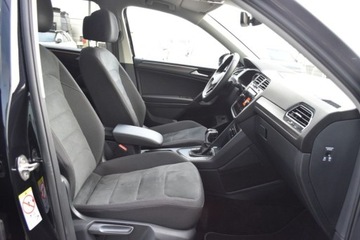 Volkswagen Tiguan II SUV Facelifting 1.5 TSI 150KM 2022 Volkswagen Tiguan SalonPL 1.5TSI 150KM Elegance DSG Panorama MATRIX ACC HA, zdjęcie 37