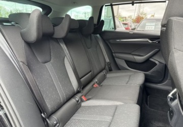 Skoda Octavia IV Kombi 2.0 TDI 150KM 2022 Skoda Octavia 2.0TDI 150KM Style DSG Matrix HAK Virtual Kessy 4Podgrzew.Fo, zdjęcie 14