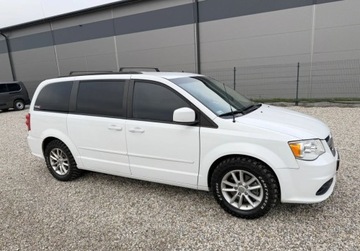 Dodge Caravan V Grand Caravan Facelifting 3.6 VVT 283KM 2016 Dodge Grand Caravan 3.6 Benz 283 KM 2016r 149.000 km Warszawa 3.6