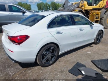 Mercedes Klasa A W177/V177 2022 Mercedes-Benz Klasa A A220 4matic 2.0 Benzyna 188KM, zdjęcie 3