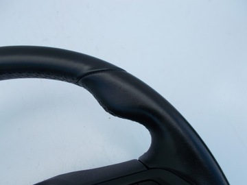 Многофункциональное кожаное рулевое колесо Opel Karl.