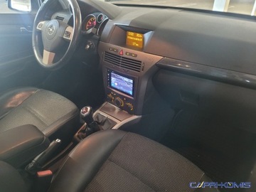 Opel Astra H Hatchback 5d 2.0 turbo ECOTEC 200KM 2004 Opel Astra 2.0Turbo Cosmo Bezwypadkowa 2.0 Benzyna 200KM, zdjęcie 6