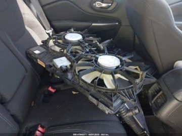 Jeep Cherokee V 2019 Jeep Cherokee 2019 JEEP CHEROKEE LATITUDE FWD 3.2 Benzyna 271KM, zdjęcie 14