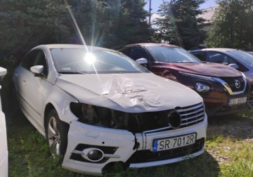 Volkswagen CC 2.0 TDI BlueMotion Technology 150KM 2016 Volkswagen CC 2016r, 2.0 TDI. Uszkodzony przod. 2.0 Diesel 150KM, zdjęcie 1