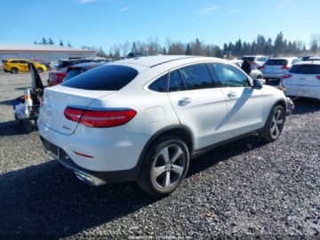 Mercedes GLC C253 2017 Mercedes-Benz GLC 2017 MERCEDES-BENZ GLC 300 COUPE 4MATIC 2.0 Benzyna 241KM, zdjęcie 4