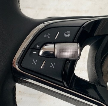 РУЛЕВОЕ КОЛЕСО SKODA OCTAVIA IV С ПОДОГРЕВОМ КОЖАНЫХ ЛЕЗВИЙ