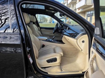 BMW X5 F15 SUV xDrive50i 450KM 2014 BMW X5 xDrive50i V8 4.4 450KM*Salon PL Bezwypadkowy * VAT23% * Individual, zdjęcie 35