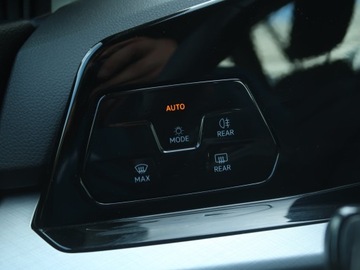 Volkswagen Golf VIII Variant 1.5 eTSI 150KM 2021 VW Golf 1.5 eTSI, Salon Polska, 1. Właściciel, zdjęcie 16