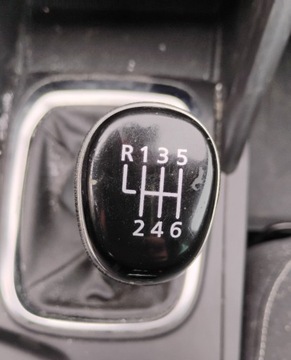 Renault Megane IV Hatchback 5d 1.5 dCi 110KM 2016 Renault Megane 2016r, Salonowa, 1.5 DCI, Uszkodzony. Poobijany. 1.5 Diesel, zdjęcie 15