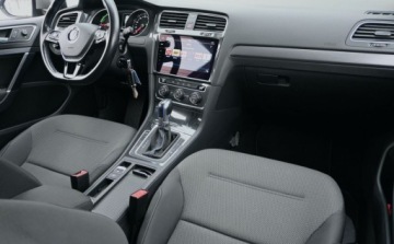 Volkswagen Golf VII e-Golf Facelifting Electro 136KM 2018 Volkswagen Golf 136 KM FULL LED Nawigacja Serwisowany Zarejestrowany 136KM, zdjęcie 21