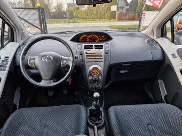 Toyota Yaris II Hatchback 5d 1.33 Dual VVT-i 101KM 2010 Toyota Yaris Sliczna salonowa 2010r 1.3B zarejestrowana 112tys km 100 bezw, zdjęcie 7