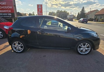 Mazda 2 II Hatchback 5d 1.3 86KM 2010 Mazda 2 1.3Benzynkaniski przebieg prosto z Niemiec 1.3 Benzyna 85KM, zdjęcie 6