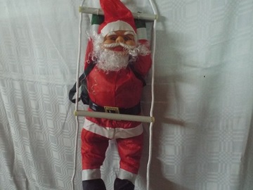 БОЛЬШОЙ САНТА ПОДНИМАЕТСЯ ПО ЛЕСТНИЦЕ 100 СМ ДЕКОРАТИВНОЕ РОЖДЕСТВЕНСКОЕ УКРАШЕНИЕ