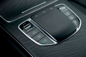 Mercedes GLC C253 SUV Facelifting 2.0 200d 163KM 2022 Mercedes-Benz GLC 200d 4Matic AMG Line Salon PL Autotrade 2.0 Diesel, zdjęcie 30