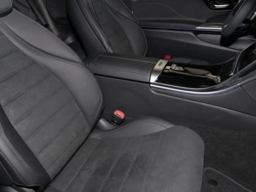 Mercedes CLE Coupe 2.0 300 258KM 2025 MERCEDES-BENZ CLE 300 4-Matic AMG Line 2.0 (258KM) 2025, zdjęcie 3