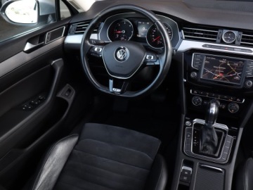Volkswagen Passat B8 Variant 2.0 TDI BlueMotion SCR 150KM 2016 VW Passat 2.0 TDI, Automat, Skóra, Navi, Klima, zdjęcie 6