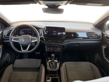 Volkswagen T-Roc I SUV Facelifting 1.5 TSI ACT 150KM 2022 Volkswagen T-Roc Bezwypadkowy Bogate wyposazenieGwarancja 1.5 Benzyna, zdjęcie 16