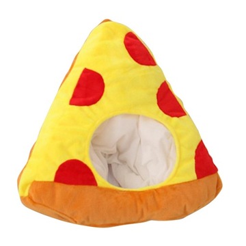 Zimowa pizza w kształcie pluszowej czapki Fot