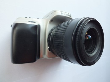 Nikon F 50 + Nikon AF Nikkor 35-80 мм 1:4-5.6D - рабочий