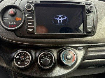 Toyota Yaris III Hatchback 5d 1.0 VVT-i 69KM 2012 Toyota Yaris Salon Polska . Bezwypadkowy. Navigacj, zdjęcie 15