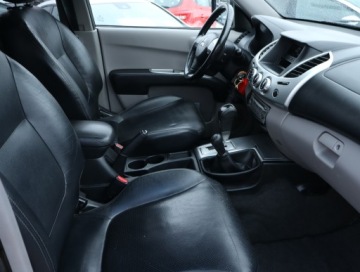 Mitsubishi L200 IV 2011 Mitsubishi L200 2.5 DI-D, Salon Polska, zdjęcie 8