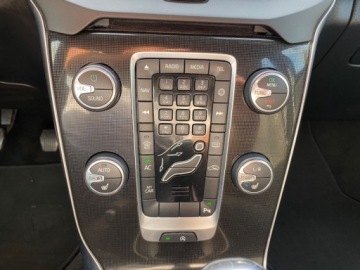 Volvo V40 II Hatchback Facelifting 2.0 D2 120KM 2017 Volvo V40 CROSS COUNTRY LEDY NAWIGACJA PARKTRONIC KLIMA PODGRZEWANE FOTELE, zdjęcie 9