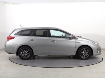 Toyota Auris II Touring Sports Hybrid 135 136KM 2014 Toyota Auris Hybrid, Salon Polska, Automat, Klima, zdjęcie 4