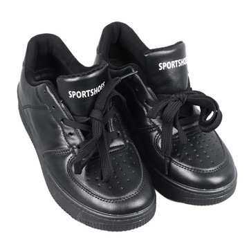 Стильная женская спортивная обувь на толстой подошве.