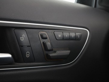 Mercedes GLA I Off-roader 1.6 200 156KM 2015 Mercedes GLA 200 automat grzane fotele navi, zdjęcie 35