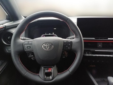 Toyota C-HR II SUV Plug-In 2.0 Hybrid Dynamic Force Plug-in  223KM 2025 Toyota C-HR 2.0 PHEV GR Sport 2.0 PHEV GR Sport |, zdjęcie 15
