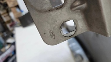 BLATNÍK PRAVÝ PŘEDNÍ FORD B-MAX ORIGINÁLNÍ