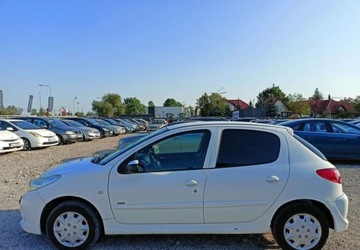 Peugeot 206 Hatchback 5d + 1.4 75KM 2011 Peugeot 206 plus Peugeot 206 plus 206 1.4 Presence 1.4 Benzyna 75KM, zdjęcie 1