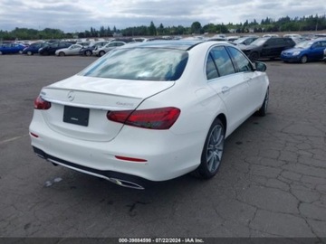 Mercedes Klasa E W213 2022 Mercedes-Benz Klasa E 450, 2022r., 4x4, 3.0L 3.0 Benzyna 362KM, zdjęcie 2