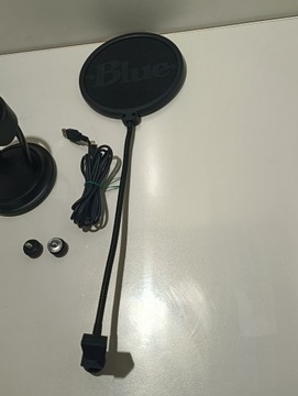 Микрофон Logitech G Blue Yeti Gaming Streaming Kit