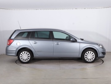 Opel Astra J Sports Tourer 1.6 Twinport ECOTEC 115KM 2011 Opel Astra 1.6 16V, Salon Polska, Klima, zdjęcie 5