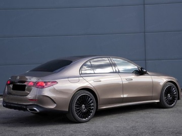 Mercedes Klasa E W214 Sedan 2.0 220d 197KM 2025 220 d 4-Matic AMG Sedan 2.0 (197KM) 2025, zdjęcie 2
