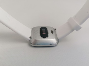 Умные часы Fitbit Versa Lite Edition, серебряные часы